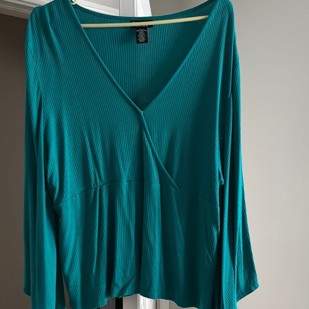 Wrangler Green Asymmetrical Long Sleeve Blouse